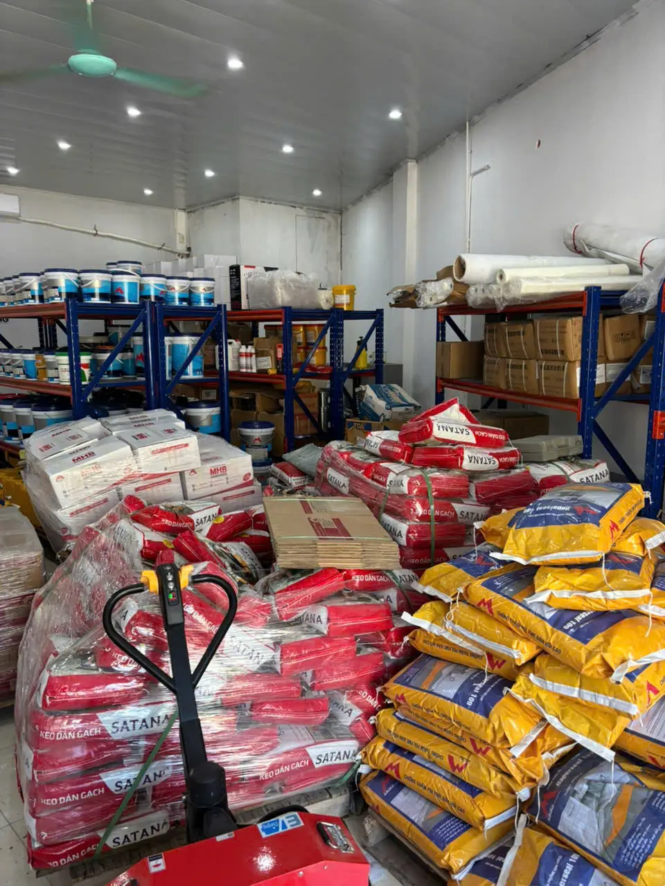 Kho vật liệu chống thấm